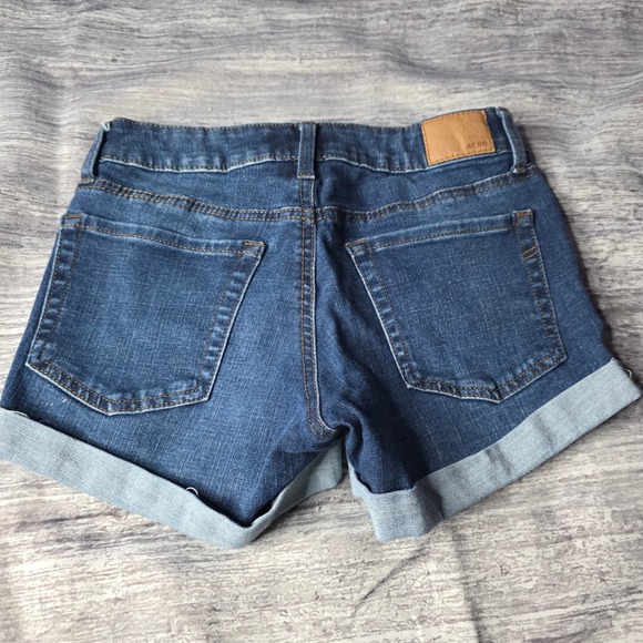 Aeropostale Womens Blue Denim Low Rise Midi Cuffed‎ Jean Shorts Size 4 - Picture 6 of 7